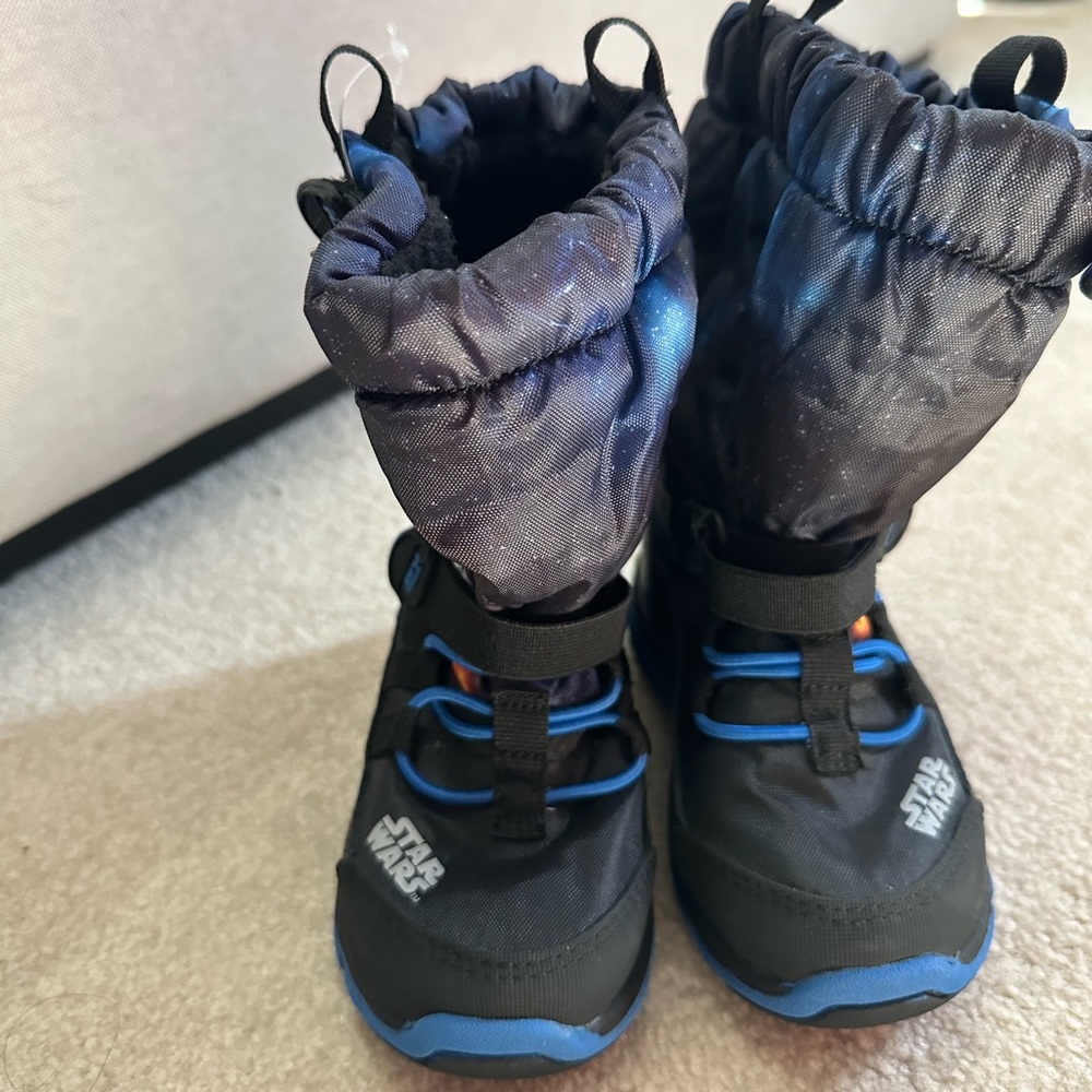 Stride Rite Star Wars snow boots 7